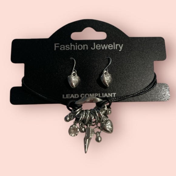 🥳 7/$10 CLEARANCE PRICE❣️ Heart Stud Earrings & Cord Bracelet Set - Picture 3 of 5